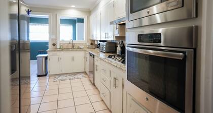 Magnolia Cottage / Cozy Stay in Central Location