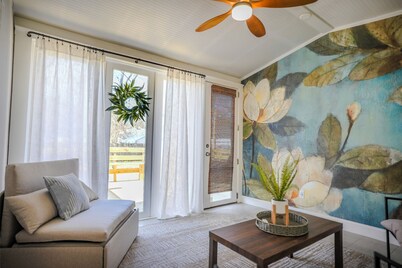 Magnolia Cottage / Cozy Stay in Central Location