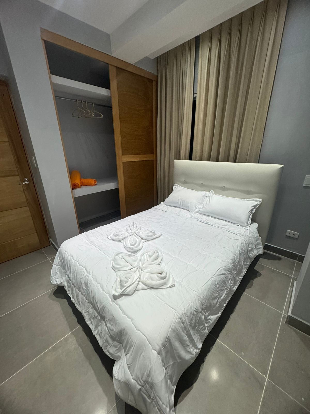 3 makuuhuonetta, silitysrauta/-lauta, Wi-Fi, vuodevaatteet