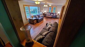 House, Private Bathroom, Mountain View (Angler & Nature's Delight) | Lounge