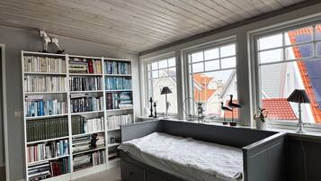 3 bedrooms, iron/ironing board, free WiFi