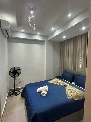 2 chambres, fer et planche à repasser, Wi-Fi, draps fournis