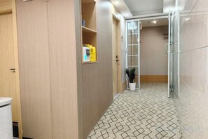 Unclassified image, 2 of 17, button - Huamin Hotel (Huashan Hospital Hotel Jiangsu Road Shanghai) (Shanghai)