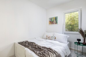2 habitaciones, tabla de planchar con plancha, wifi y ropa de cama 