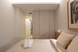 Fer et planche à repasser, Wi-Fi gratuit, draps fournis