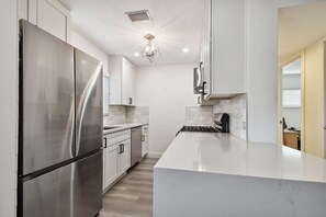 Lave-vaisselle, cafetière/bouilloire