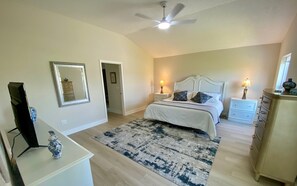 3 bedrooms, desk, iron/ironing board, free WiFi