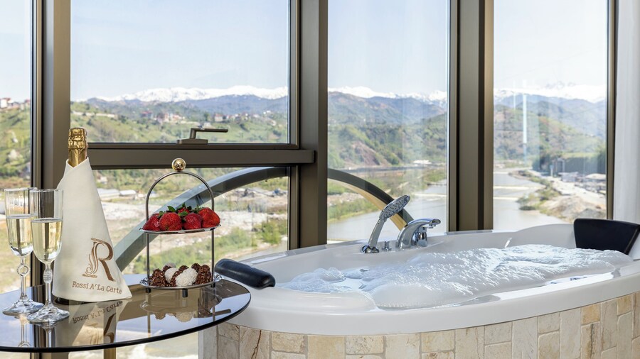 Rossi Luxury Hotel