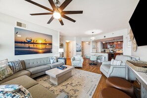 Smart-TV, Tischfußball, Tischtennisplatte