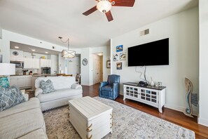 Smart TV, foosball, table tennis - Dog friendly, Beach, City lights Views from 22nd floor at Palisade Palms (Galveston)