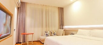 Huangjia Qiangui Business Hotel