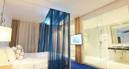 Huangjia Qiangui Business Hotel