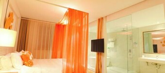 Huangjia Qiangui Business Hotel