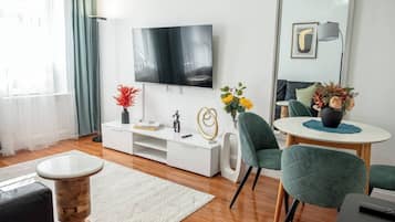 Departamento, 1 habitación | Sala de estar | Libros