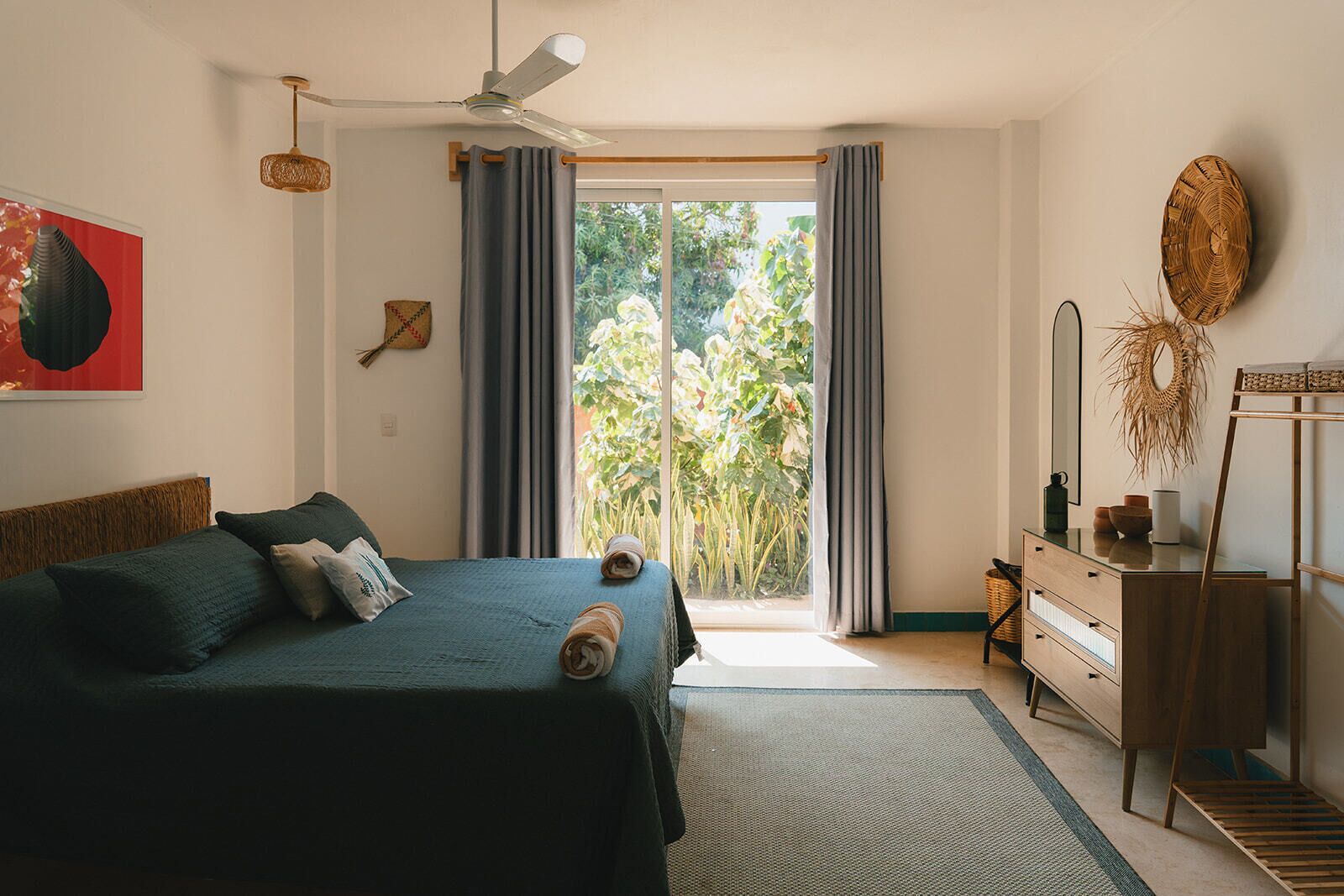Deluxe Loft, 1 King Bed, Kitchenette, Ground Floor | Interior detail