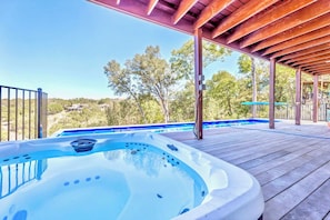Jetted tub