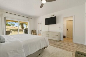 3 bedrooms, desk, iron/ironing board, free WiFi - Desert Falls Country Club Vacations Retreat! (Palm Desert)