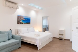 1 chambre, fer et planche à repasser, lit de bébé portatif, Wi-Fi