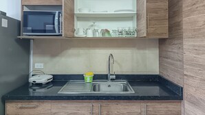 Macchina per tè/caffè, frigorifero, microonde, forno