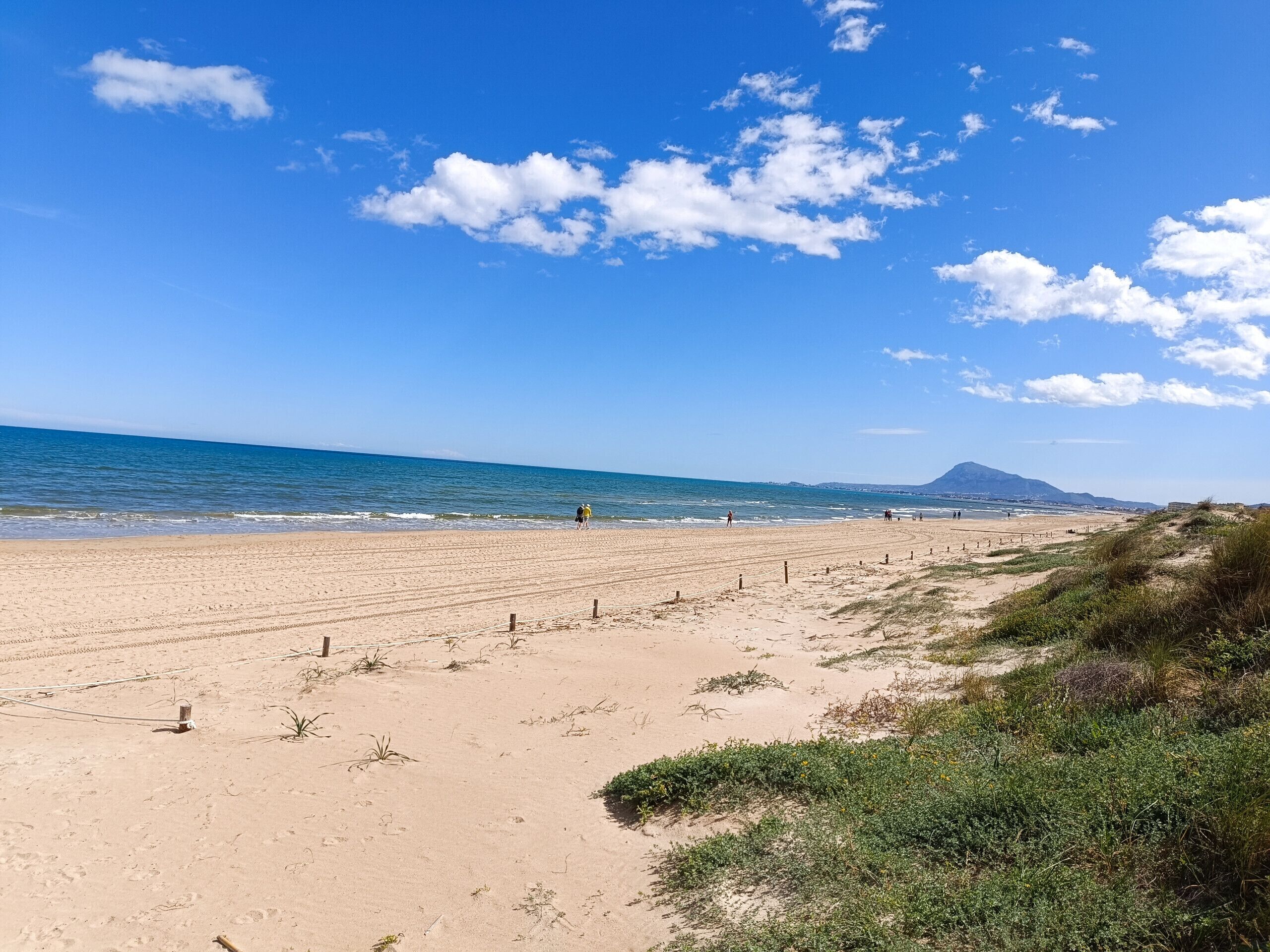 Una spiaggia nelle vicinanze