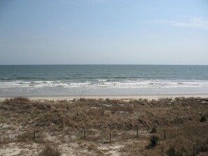 Beach - Oceanfront spacious Condo w/ Stunning Views & Pool Access By Williamson Realty (Ocean Isle Beach)