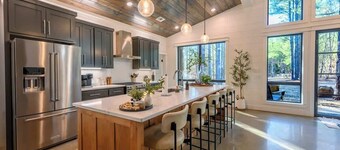 CABIN - Near BLACK MOUNTAIn