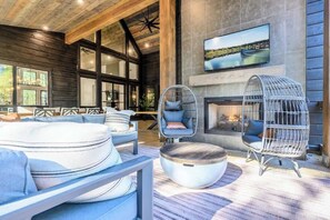 Sun deck - CABIN - Near BLACK MOUNTAIn (Broken Bow)