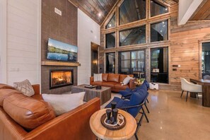 Luxury House, 3 Bedrooms | Living room - CABIN - Near BLACK MOUNTAIn (Broken Bow)