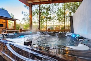Lyxhus - 3 sovrum | Privat bubbelpool