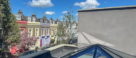 المنطقة المحيطة بالمنشأة