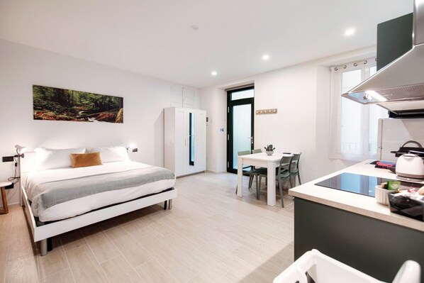 1 bedroom, in-room safe, iron/ironing board, free WiFi