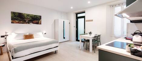 In-room safe, iron/ironing board, free WiFi, bed sheets