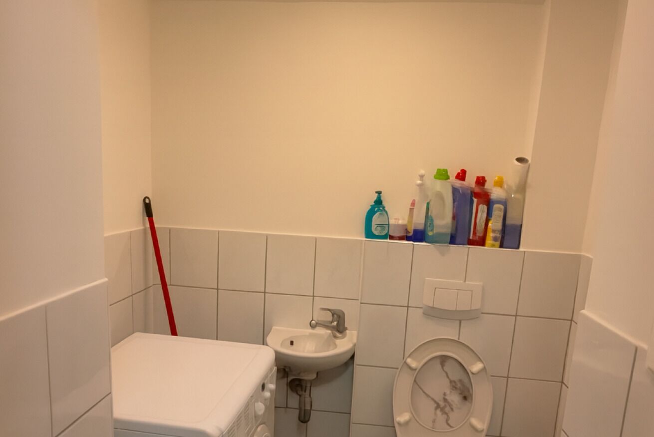 Dusj, hårføner, håndklær og såpe
