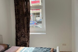 1 bedroom, bed sheets