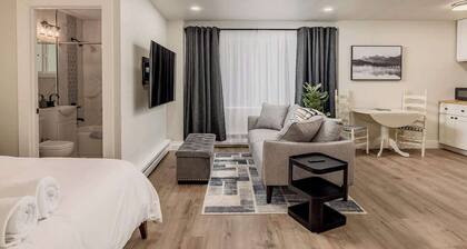 Downtown City Studio - King bed