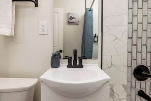Een douche, een haardroger