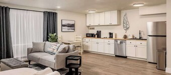 Downtown City Studio - King bed