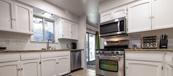 *BBQ *Outdoor fireplace *Hiking & Biking