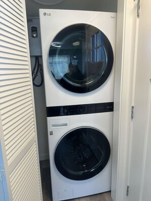 Interior - *Clean *Modern Respite *WIFI *Private Yard (Prescott)