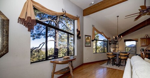 *Newly Listed *Serene & Amazing Views *Fireplace