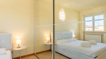 Iron/ironing board, free WiFi, bed sheets