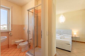 Een douche, een haardroger