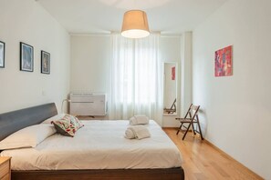 1 sovrum, strykjärn/strykbräda, gratis wi-fi och sängkläder