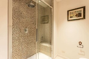 Een douche, een haardroger