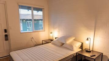 1 habitación, escritorio, wifi y ropa de cama