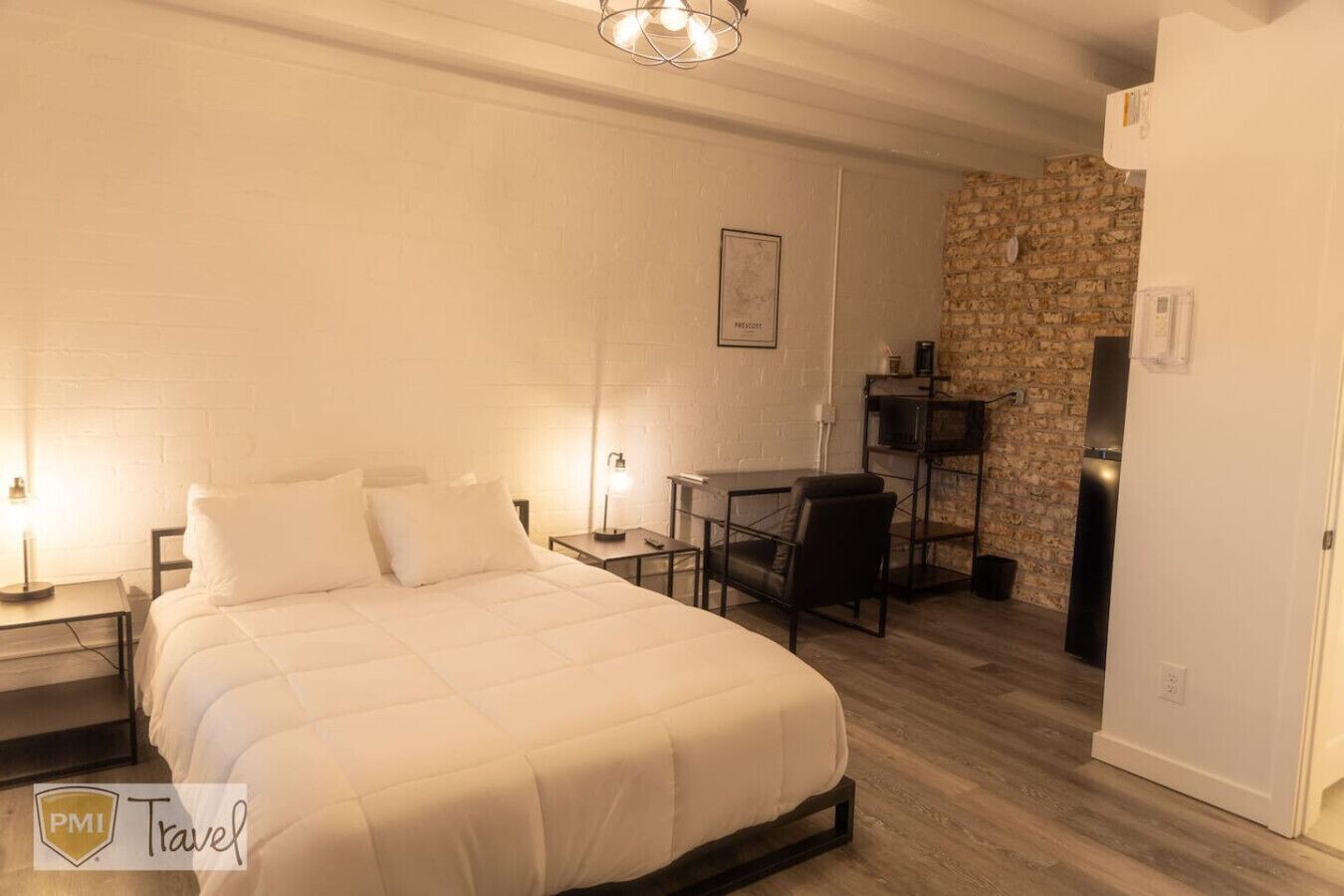 1 bedroom, desk, WiFi, bed sheets