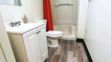 Standard Studio | Bathroom