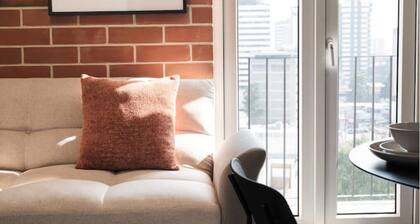 Zone 10 - Central location - close to airport