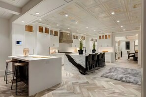 微波炉、烤箱、炉灶、洗碗机