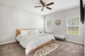 熨斗/熨衫板、Wi-Fi、床單